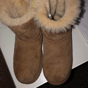 UGG BAILEY BOW SHORT BOOTS